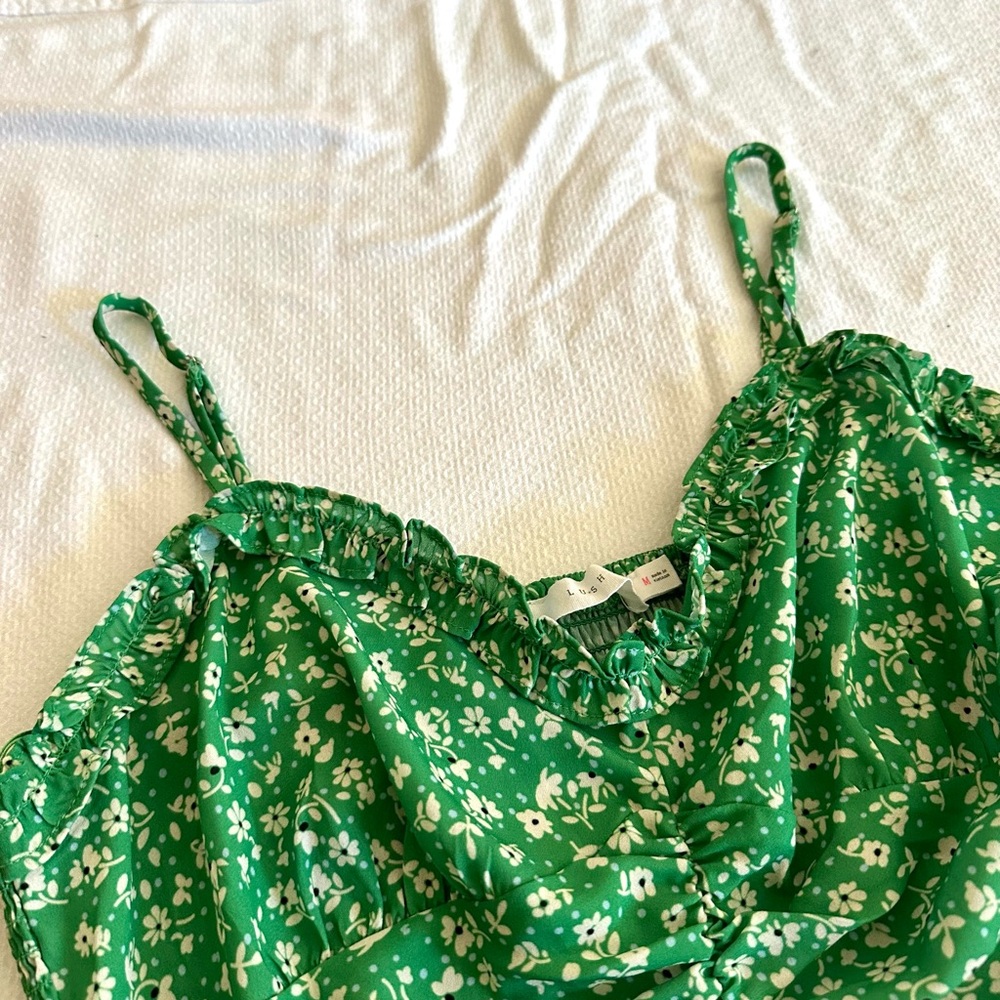 Lush Women’s Ruched Floral Green Top - Picture 6 of 8